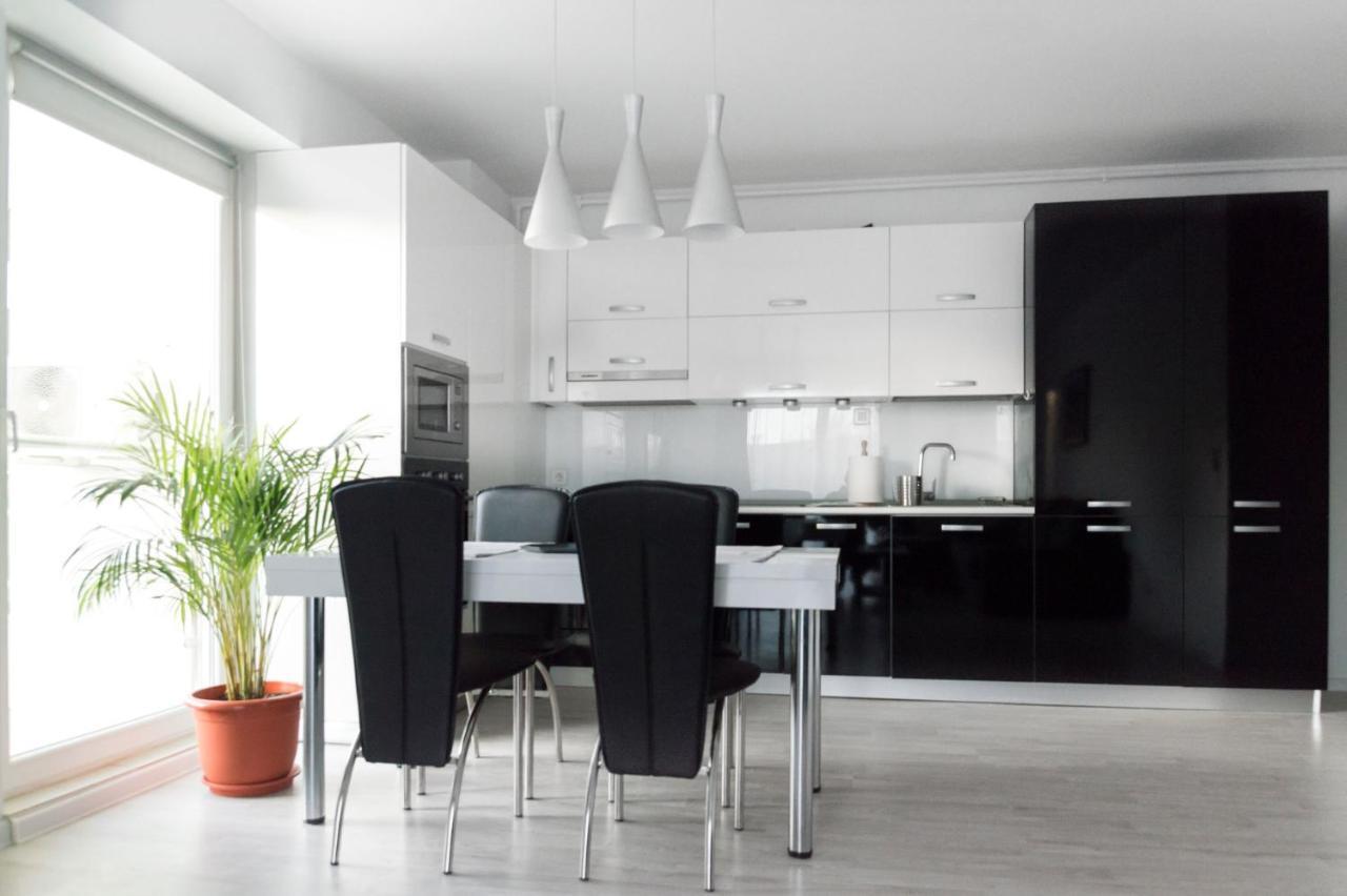 Airport Residence - Apartment Across From Otopeni Airport Kültér fotó